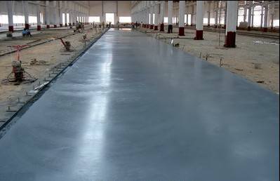 青岛黄岛区金刚砂地坪的厚度选择与山东金刚砂地坪覆盖养护方法——亚斯特地坪工程的专业实践